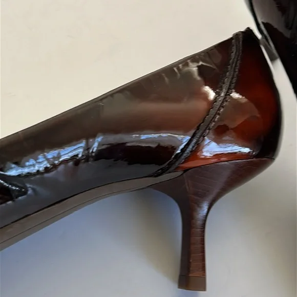 COLE HAAN Chic Brown Leather Pumps with Buckle - Picture 10 of 11